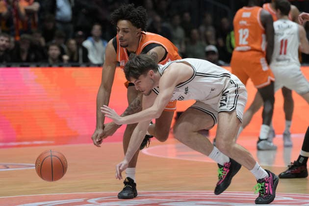 asyCredit Basketball Bundesliga, Matchday 31, Niners Chemnitz BMA365 Bamberg Baskets 27 04 2026 from 20 Copyright: xEHLxMedia MichelxKöhlerx 20262704-Niners Chemnitz-Bamberg Baskets_091