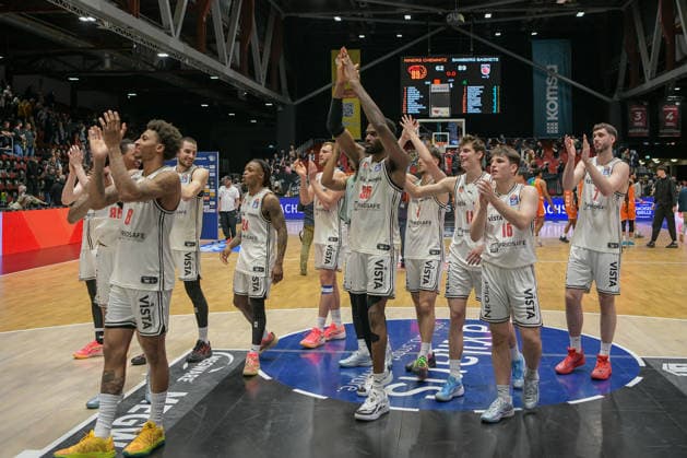 asyCredit Basketball Bundesliga, Matchday 31, Niners Chemnitz BMA365 Bamberg Baskets 27 04 2026 from 20 Copyright: xEHLxMedia MichelxKöhlerx 20262704-Niners Chemnitz-Bamberg Baskets_113