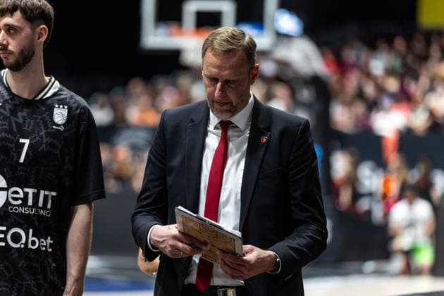 GER, easy Credit Basketball Bundesliga, Niners Chemnitz BMA365 Bamberg Baskets 27 04 2026, Messe, Chemnitz, GER, easy Credit Basketball Bundesliga, Niners Chemnitz BMA365 Bamberg Baskets Arne Woltmann Assistant Coach , BMA365 Bamberg Baskets Foto Alexander Trienitz Chemnitz Messe Sachsen Germany