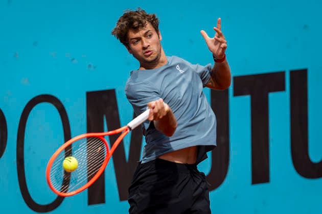 Mutua Madrid Open - Day Eight MADRID, SPAIN - APRIL 27: Flavio Cobolli of Italy plays a forehand against Adolfo Daniel Vallejo of Paraguay during their MenÕs Singles Round of 32 match during the Mutua Madrid Open 2026 tournament celebrated at La Caja Magica on April 27, 2026 in Madrid, Spain. Madrid La Caja Magica Madrid Spain Copyright: xAlbertoxGardinx AGardin_20260427_Tennis_Madrid_Day8_0674