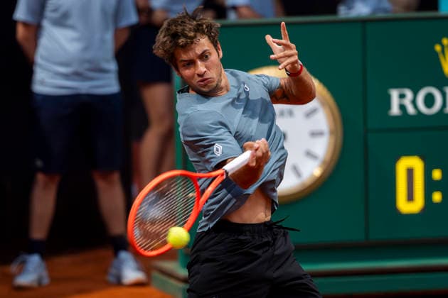 Mutua Madrid Open - Day Eight MADRID, SPAIN - APRIL 27: Flavio Cobolli of Italy plays a forehand against Adolfo Daniel Vallejo of Paraguay during their MenÕs Singles Round of 32 match during the Mutua Madrid Open 2026 tournament celebrated at La Caja Magica on April 27, 2026 in Madrid, Spain. Madrid La Caja Magica Madrid Spain Copyright: xAlbertoxGardinx AGardin_20260427_Tennis_Madrid_Day8_0675
