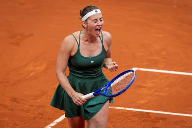 Mutua Madrid Open - Day Eight MADRID, SPAIN - APRIL 27: Marta Kostyuk of Ukraine celebrates a winning point against Caty McNally of United States during the Women s Singles Fourth Round during the Mutua Madrid Open 2026 tournament celebrated at La Caja Magica on April 27, 2026 in Madrid, Spain. Madrid La Caja Magica Madrid Spain Copyright: xAlbertoxGardinx AGardin_20260427_Tennis_Madrid_Day8_0691