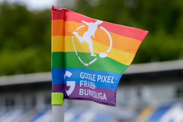 A corner flag with the league logo of the Google Pixel Womens Bundesliga in rainbow colors blowing in the wind, logo, flag, club, single image, single photo, symbol photo, symbolic image, icon, action, action, diversity, 27 04 2026, Sinsheim Hoffenheim Germany , Football, Google Pixel Womens Bundesliga, TSG 1899 Hoffenheim 1 FC Köln, DFB DFL REGULATIONS PROHIBIT ANY USE OF PHOTOGRAPHS AS IMAGE SEQUENCES AND OR QUASI VIDEO xozx