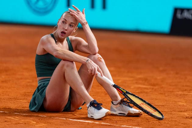 Mutua Madrid Open - Day Eight MADRID, SPAIN - APRIL 27: Anastasia Potapova of Austria is seen falling down on the ground against Elena Rybakina of Kazakhstan in the fourth round during the Mutua Madrid Open 2026 tournament celebrated at La Caja Magica on April 27, 2026 in Madrid, Spain. Madrid La Caja Magica Madrid Spain Copyright: xAlbertoxGardinx AGardin_20260427_Tennis_Madrid_Day8_0750