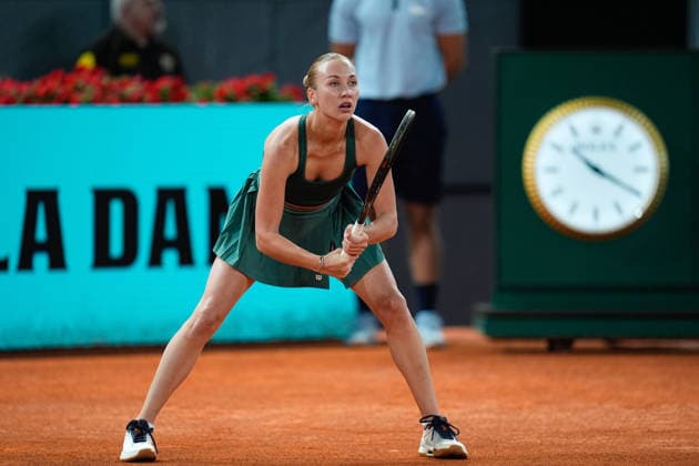 April 27, 2026, Madrid, Madrid, Spain: Anastasia Potapova of Austria in action against Elena Rybakina of Kazakhstan during the Mutua Madrid Open 2026, ATP, Tennis Herren Masters 1000 and WTA, Tennis Damen 1000, at La Caja Magica on April 27, 2026 in Madrid, Spain. Madrid Spain - ZUMAa181 20260427_zaa_a181_654 Copyright: xDennisxAgyemanx