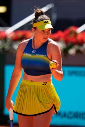 April 27, 2026, Madrid, Madrid, Spain: Linda Noskova of Czech Republic plays against Coco Gauff of USA during the Mutua Madrid Open 2026, ATP, Tennis Herren Masters 1000 and WTA, Tennis Damen 1000, at La Caja Magica on April 27, 2026 in Madrid, Spain. Madrid Spain - ZUMAa181 20260427_zaa_a181_731 Copyright: xOscarxJ.xBarrosox