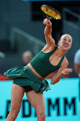 April 27, 2026, Madrid, Madrid, Spain: Anastasia Potapova of Austria in action against Elena Rybakina of Kazakhstan during the Mutua Madrid Open 2026, ATP, Tennis Herren Masters 1000 and WTA, Tennis Damen 1000, at La Caja Magica on April 27, 2026 in Madrid, Spain. Mutua Madrid Open 2026 - Day 8 - ZUMAa181 20260427_zaa_a181_646 Copyright: xDennisxAgyemanx
