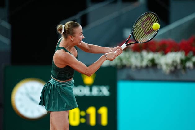 April 27, 2026, Madrid, Madrid, Spain: Anastasia Potapova of Austria in action against Elena Rybakina of Kazakhstan during the Mutua Madrid Open 2026, ATP, Tennis Herren Masters 1000 and WTA, Tennis Damen 1000, at La Caja Magica on April 27, 2026 in Madrid, Spain. Mutua Madrid Open 2026 - Day 8 - ZUMAa181 20260427_zaa_a181_657 Copyright: xDennisxAgyemanx