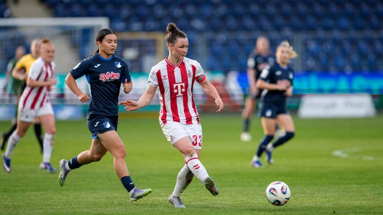 v li Naomi Luyet TSG, 7 , Marina Hegering Köln, 33, Captain , Action, Action, Game scene, 27 04 2026, Sinsheim Hoffenheim Germany , Soccer, Google Pixel Women Bundesliga, TSG 1899 Hoffenheim 1 FC Köln, DFB DFL REGULATIONS PROHIBIT ANY USE OF PHOTOGRAPHS AS IMAGE SEQUENCES AND OR QUASI VIDEO xozx