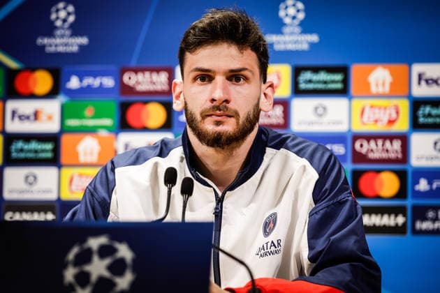 April 27, 2026, Poissy, France, France: Khvicha KVARATSKHELIA of PSG during a Paris Saint-Germain press conference, PK, Pressekonferenz at Campus PSG on April 27, 2026 in Poissy near Paris, France. Poissy France - ZUMAm308 20260427_zsp_m308_003 Copyright: xMatthieuxMirvillex