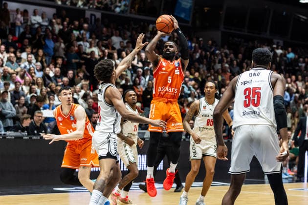 GER, easy Credit Basketball Bundesliga, Niners Chemnitz BMA365 Bamberg Baskets 27 04 2026, Messe, Chemnitz, GER, easy Credit Basketball Bundesliga, Niners Chemnitz BMA365 Bamberg Baskets Corey Davis Jr Niners Chemnitz, 5 Foto Alexander Trienitz Chemnitz Messe Sachsen Germany