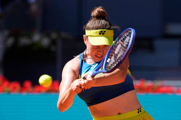 April 27, 2026, Madrid, Madrid, Spain: Linda Noskova of Czech Republic plays against Coco Gauff of USA during the Mutua Madrid Open 2026, ATP, Tennis Herren Masters 1000 and WTA, Tennis Damen 1000, at La Caja Magica on April 27, 2026 in Madrid, Spain. Madrid Spain - ZUMAa181 20260427_zaa_a181_727 Copyright: xOscarxJ.xBarrosox