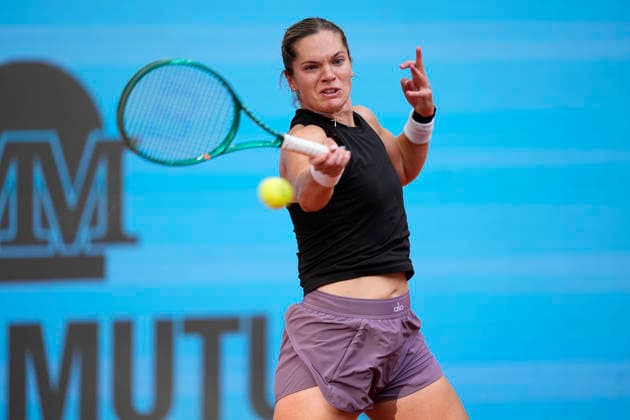 April 27, 2026, Madrid, Madrid, Spain: Caty McNally of USA plays against Marta Kostyuk of Ukraine during the Mutua Madrid Open 2026, ATP, Tennis Herren Masters 1000 and WTA, Tennis Damen 1000, at La Caja Magica on April 27, 2026 in Madrid, Spain. Madrid Spain - ZUMAa181 20260427_zaa_a181_467 Copyright: xOscarxJ.xBarrosox