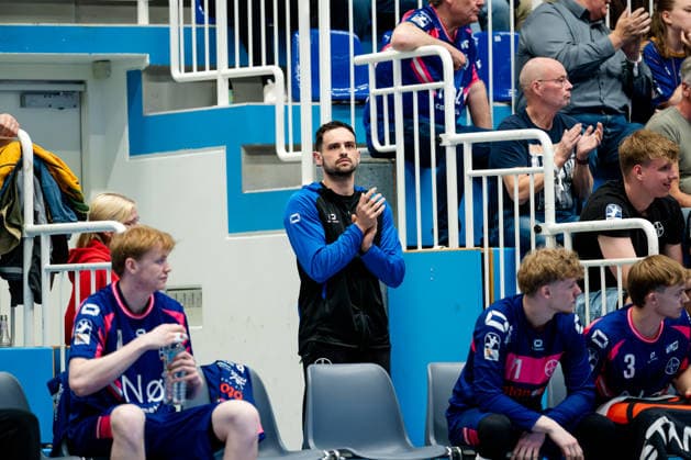 Dormagen, 27 04 2026, Handball, Men, 2 Bundesliga, 29 Matchday, 2025 2026 TSV Bayer Dormagen 1 VFL Potsdam Peter Strosack TSV Bayer Dormagen, 24 today only behind the bench and not active on the pitch