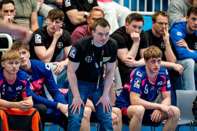 Dormagen, 27 04 2026, Handball, Men, 2 Bundesliga, Matchday 29, 2025 2026 TSV Bayer Dormagen 1 VFL Potsdam Julian Bauer Coach TSV Bayer Dormagen during the match