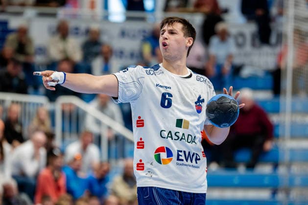 Dormagen, 27 04 2026, Handball, Men, 2 Bundesliga, 29 Matchday, 2025 2026 TSV Bayer Dormagen 1 VFL Potsdam Markus Mahr 1 VfL Potsdam, 6 gives instructions on the pitch