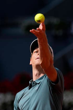 April 28, 2026, Madrid, Madrid, Spain: Jannik Sinner of Italy plays against Cameron Norrie of Great Britain during the Mutua Madrid Open 2026, ATP, Tennis Herren Masters 1000 and WTA, Tennis Damen 1000, at La Caja Magica on April 28, 2026 in Madrid, Spain. Mutua Madrid Open 2026 - Day 9 - ZUMAa181 20260428_zaa_a181_009 Copyright: xOscarxJ.xBarrosox