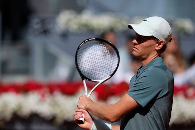 April 28, 2026, Madrid, Madrid, Spain: Jannik Sinner of Italy plays against Cameron Norrie of Great Britain during the Mutua Madrid Open 2026, ATP, Tennis Herren Masters 1000 and WTA, Tennis Damen 1000, at La Caja Magica on April 28, 2026 in Madrid, Spain. Mutua Madrid Open 2026 - Day 9 - ZUMAa181 20260428_zaa_a181_013 Copyright: xOscarxJ.xBarrosox