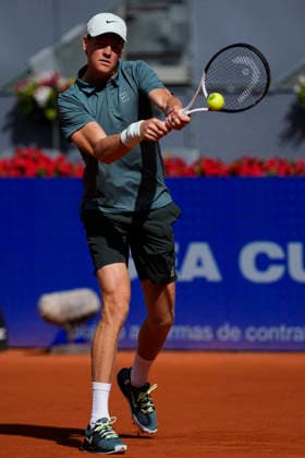 April 28, 2026, Madrid, Madrid, Spain: Jannik Sinner of Italy plays against Cameron Norrie of Great Britain during the Mutua Madrid Open 2026, ATP, Tennis Herren Masters 1000 and WTA, Tennis Damen 1000, at La Caja Magica on April 28, 2026 in Madrid, Spain. Mutua Madrid Open 2026 - Day 9 - ZUMAa181 20260428_zaa_a181_018 Copyright: xOscarxJ.xBarrosox