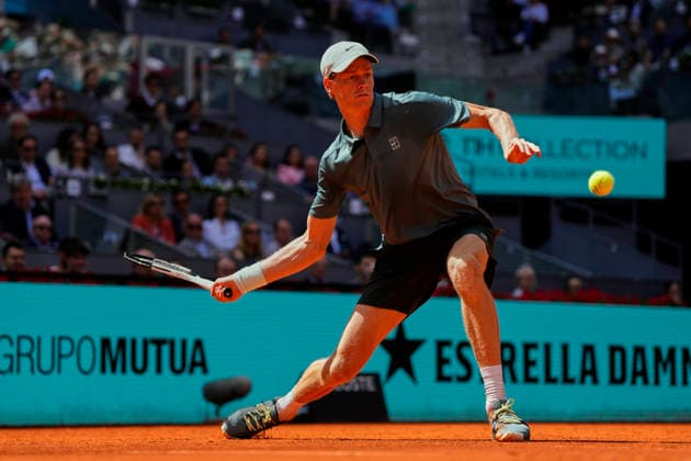 Mutua Madrid Open - Day Nine MADRID, SPAIN - APRIL 28: Jannik Sinner of Italy plays a backhand against Cameron Norrie of Great Britain during the Men™s Singles Round of 16 match at La Caja Magica on April 28, 2026 in Madrid, Spain. Madrid Spain  Copyright: xJosexBretonx originalFilename:bretonhernandez-mutuamad260428_npzKG.jpg