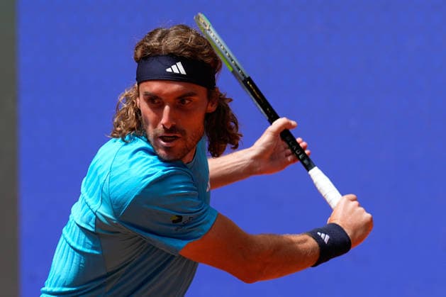 April 28, 2026, Madrid, Madrid, Spain: Stefanos Tsitsipas of Greece plays against Casper Ruud of Norway during the Mutua Madrid Open 2026, ATP, Tennis Herren Masters 1000 and WTA, Tennis Damen 1000, at La Caja Magica on April 28, 2026 in Madrid, Spain. Madrid Spain - ZUMAa181 20260428_zaa_a181_211 Copyright: xDennisxAgyemanx