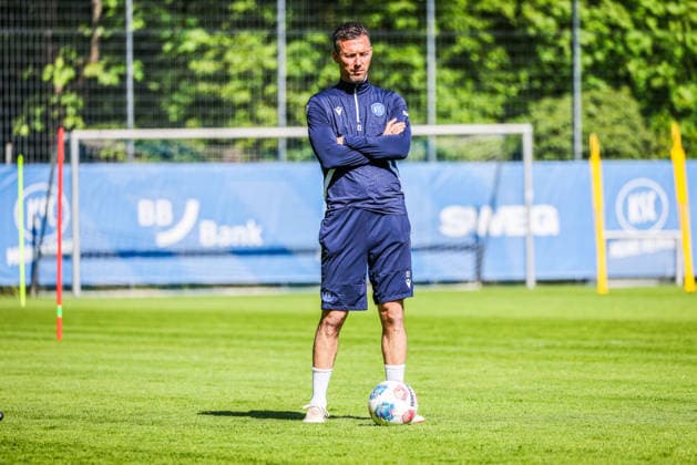 Training on 28 04 26, Men, Soccer, Season 2025 2026, 2 Liga, Karlsruher SC Christian Eichner KSC Coach with ball in training, thoughtful Karlsruhe Wildparkstadion Baden Württemberg Germany