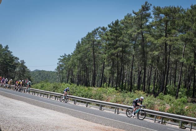 61st Presidential Cycling Tour of Turkiye MUGLA, TURKIYE - APRIL 28: Cyclists compete in a tight pack during the 132-kilometer Marmaris-Kiran route on April 28, 2026 in Mugla, Turkiye. This event represents the third stage of the 8-stage 61st Presidential Cycling Tour of Turkiye (TUR 2026), which is the only race in the country categorized as a ProSeries event on the UCI Europe Tour calendar. The competition is organized by the Turkish Cycling Federation under the auspices of the Presidency and with support from the Ministry of Youth and Sports. Ahmet Serdar Eser Anadolu Mugla Turkey. Editorial use only. Please get in touch for any other usage.  Copyright: x2026xAnadoluxAhmetxSerdarxEserx