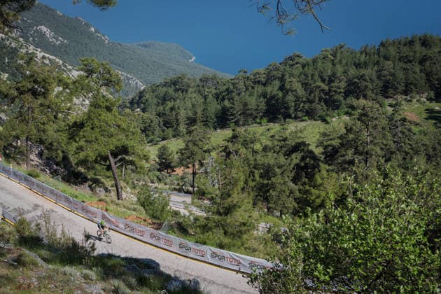 61st Presidential Cycling Tour of Turkiye MUGLA, TURKIYE - APRIL 28: Cyclists compete in a tight pack during the 132-kilometer Marmaris-Kiran route on April 28, 2026 in Mugla, Turkiye. This event represents the third stage of the 8-stage 61st Presidential Cycling Tour of Turkiye (TUR 2026), which is the only race in the country categorized as a ProSeries event on the UCI Europe Tour calendar. The competition is organized by the Turkish Cycling Federation under the auspices of the Presidency and with support from the Ministry of Youth and Sports. Ahmet Serdar Eser Anadolu Mugla Turkey. Editorial use only. Please get in touch for any other usage.  Copyright: x2026xAnadoluxAhmetxSerdarxEserx