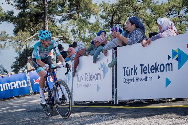61st Presidential Cycling Tour of Turkiye MUGLA, TURKIYE - APRIL 28: Cyclists compete in a tight pack during the 132-kilometer Marmaris-Kiran route on April 28, 2026 in Mugla, Turkiye. This event represents the third stage of the 8-stage 61st Presidential Cycling Tour of Turkiye (TUR 2026), which is the only race in the country categorized as a ProSeries event on the UCI Europe Tour calendar. The competition is organized by the Turkish Cycling Federation under the auspices of the Presidency and with support from the Ministry of Youth and Sports. Ahmet Serdar Eser Anadolu Mugla Turkey. Editorial use only. Please get in touch for any other usage.  Copyright: x2026xAnadoluxAhmetxSerdarxEserx