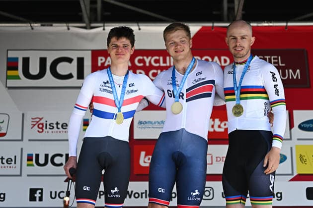 UCI Para Cycling Road World Cup: Round 2 Picture by Mathew Wells SWpix.com - 28 04 2026 - Cycling - UCI Para Cycling Road World Cup: Round 2 - Gistel, West Flanders, Belgium - Men T2 Individual Time Trial (ITT) Podium - Felix Barrow (Great Britain) wins the gold medal, Calum O Neill (Great Britain) wins the silver medal, Tim Celen (Belgium) wins the bronze medal Copyright: x xSWpix.comx(t axPhotographyxHubxLtd)xMathewxWells SWpix.comx SWP-3030-13476