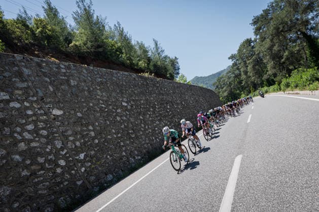 61st Presidential Cycling Tour of Turkiye MUGLA, TURKIYE - APRIL 28: Cyclists compete in a tight pack during the 132-kilometer Marmaris-Kiran route on April 28, 2026 in Mugla, Turkiye. This event represents the third stage of the 8-stage 61st Presidential Cycling Tour of Turkiye (TUR 2026), which is the only race in the country categorized as a ProSeries event on the UCI Europe Tour calendar. The competition is organized by the Turkish Cycling Federation under the auspices of the Presidency and with support from the Ministry of Youth and Sports. Ahmet Serdar Eser Anadolu Mugla Turkey. Editorial use only. Please get in touch for any other usage.  Copyright: x2026xAnadoluxAhmetxSerdarxEserx