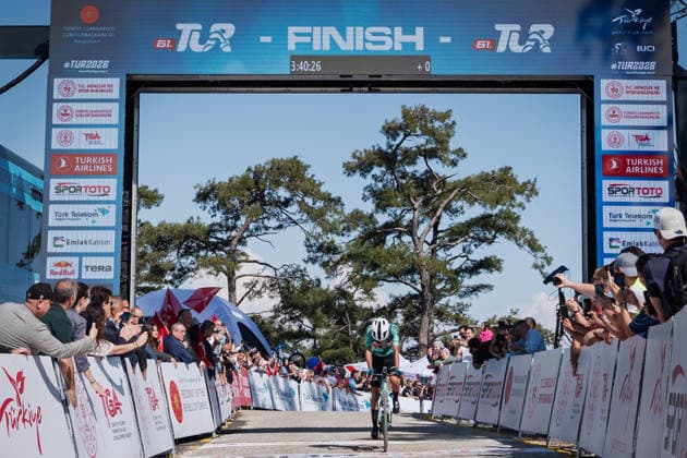 61st Presidential Cycling Tour of Turkiye MUGLA, TURKIYE - APRIL 28: Cyclists compete in a tight pack during the 132-kilometer Marmaris-Kiran route on April 28, 2026 in Mugla, Turkiye. This event represents the third stage of the 8-stage 61st Presidential Cycling Tour of Turkiye (TUR 2026), which is the only race in the country categorized as a ProSeries event on the UCI Europe Tour calendar. The competition is organized by the Turkish Cycling Federation under the auspices of the Presidency and with support from the Ministry of Youth and Sports. Ahmet Serdar Eser Anadolu Mugla Turkey. Editorial use only. Please get in touch for any other usage.  Copyright: x2026xAnadoluxAhmetxSerdarxEserx