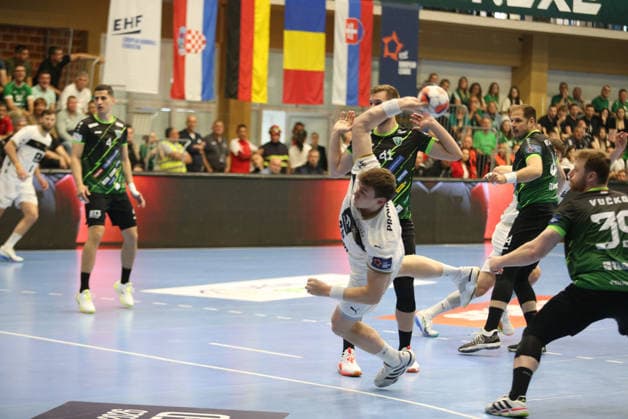 RK Nexe v THW Kiel - EHF European League Men 2025 2026 Lukas Laube of THF Kiel ishoots the ball during the EHF European League Men 2025 26 quarter-finals 1st leg match between RK Nexe and THW Kiel at Sports Hall King Tomislav on April 28, 2026 in Nasice, Croatia.  DavidxJerkovic PIXSELL