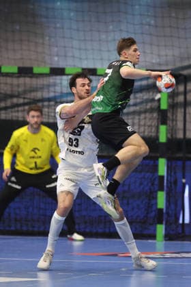 RK Nexe v THW Kiel - EHF European League Men 2025 2026 Matko Moslavac of RK Nexe in action against Veron Nacinovic of THW Kiel during the EHF European League Men 2025 26 quarter-finals 1st leg match between RK Nexe and THW Kiel at Sports Hall King Tomislav on April 28, 2026 in Nasice, Croatia.  DavidxJerkovic PIXSELL