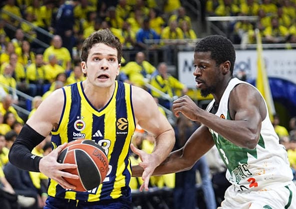 Fenerbahce Beko v Zalgiris - Euroleague ISTANBUL, TURKIYE - APRIL 28: Tarik Biberovic (13) of Fenerbahce Beko and Sylvain Francisco (3) of Zalgiris compete for the ball during the EuroLeague Play-off match between Fenerbahce Beko and Zalgiris at Ulker Sports and Event Hall in Istanbul, Turkiye on April 28, 2026. Esra Bilgin Anadolu Istanbul Turkey. Editorial use only. Please get in touch for any other usage.  Copyright: x2026xAnadoluxEsraxBilginx