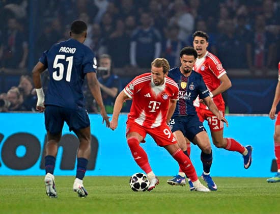 28 04 2026, Football UEFA Championsleague 2025 2026 semi-final first leg, Paris St Germain FC Bayern Munich, at the Parc de Princes stadium in Paris France v l Willian Pacho FC Paris Saint Germain , Harry Kane FC Bayern Munich and Warren Zaire Emery FC Paris Saint Germain DFL and DFB regulations prohibit any use of photographs as image sequences and or quasi video