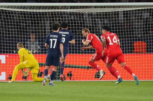 Harry Kane of Bayern Munich puts his side 1-0 ahead with a penalty Paris Saint-Germain v Bayern Munich, UEFA Champions League, Semi Final, First Leg, Football, Parc des Princes, Paris, France - 28 Apr 2026Paris Parc des Princes France EDITORIAL USE ONLY No use with unauthorised audio, video, data, fixture lists, club league logos or live services. Online in-match use limited to 120 images, no video emulation. No use in betting, games or single club league player publications.  Copyright: xDavexWinter Shutterstockx 16847969ai