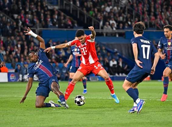 28 04 2026, Football UEFA Championsleague 2025 2026 semi-final first leg, Paris St Germain FC Bayern Munich, at Parc de Princes stadium in Paris France Willian Pacho FC Paris Saint Germain vs Luis Diaz FC Bayern Munich DFL and DFB regulations prohibit any use of photographs as image sequences and or quasi video