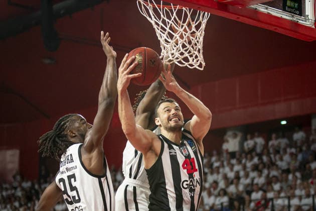 Cosea JL Bourg v Besiktas GAIN - EuroCup Final BOURGUE-EN-BRESSE, FRANCE - APRIL 28: Ante Zizic of Besiktas GAIN competes during the final EuroCup basketball match between Besiktas GAIN and Cosea JL Bourg at the Ekinox in Bourg-en-Bresse France on April 28, 2026. Elyxandro Cegarra Anadolu Bourg-en-Bresse France. Editorial use only. Please get in touch for any other usage.  Copyright: x2026xAnadoluxElyxandroxCegarrax