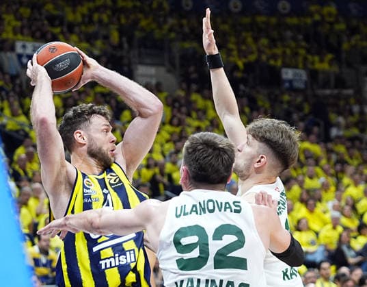 Fenerbahce Beko v Zalgiris - EuroLeague ISTANBUL, TURKIYE - APRIL 28: Nicolo Melli (L) of Fenerbahce Beko in action against Edgaras Ulanovas (92) of Zalgiris during the EuroLeague Play-off match between Fenerbahce Beko and Zalgiris at Ulker Sports and Event Hall in Istanbul, Turkiye on April 28, 2026. Esra Bilgin Anadolu Istanbul Turkey. Editorial use only. Please get in touch for any other usage.  Copyright: x2026xAnadoluxEsraxBilginx