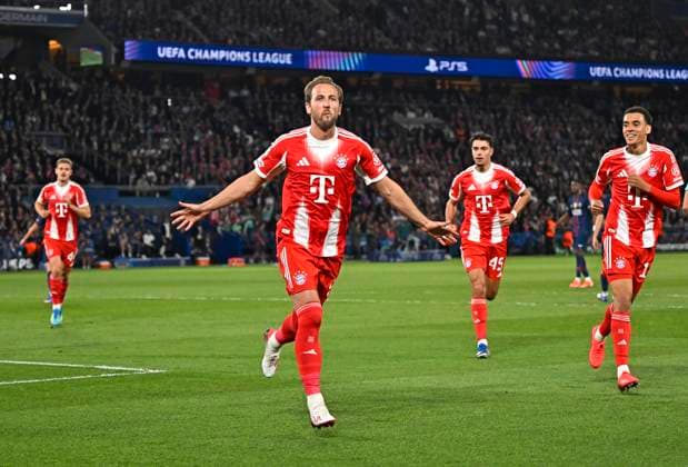 28 04 2026, Football UEFA Championsleague 2025 2026 semi-final first leg, Paris St Germain FC Bayern Munich, at the Parc de Princes stadium in Paris France Goal celebration by Harry Kane FC Bayern Munich after the 0 1 DFL and DFB regulations prohibit any use of photographs as image sequences and or quasi video