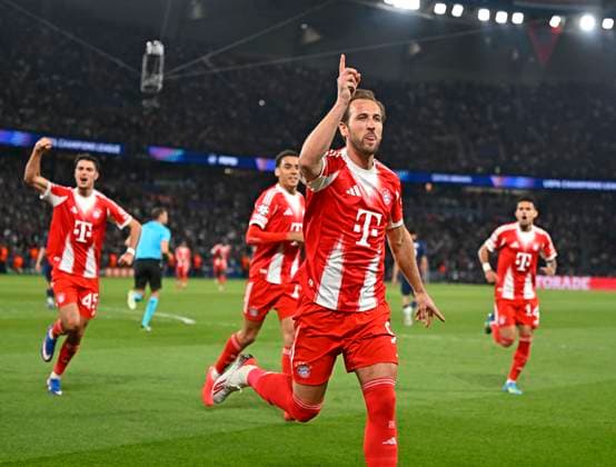 28 04 2026, Football UEFA Championsleague 2025 2026 semi-final first leg, Paris St Germain FC Bayern Munich, at the Parc de Princes stadium in Paris France Goal celebration by Harry Kane FC Bayern Munich after the 0 1 DFL and DFB regulations prohibit any use of photographs as image sequences and or quasi video