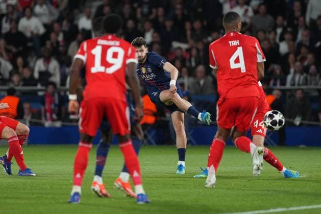 Khvicha Kvaratskhelia of PSG makes the score 1-1 Paris Saint-Germain v Bayern Munich, UEFA Champions League, Semi Final, First Leg, Football, Parc des Princes, Paris, France - 28 Apr 2026Paris Parc des Princes France EDITORIAL USE ONLY No use with unauthorised audio, video, data, fixture lists, club league logos or live services. Online in-match use limited to 120 images, no video emulation. No use in betting, games or single club league player publications.  Copyright: xDavexWinter Shutterstockx 16847969aq