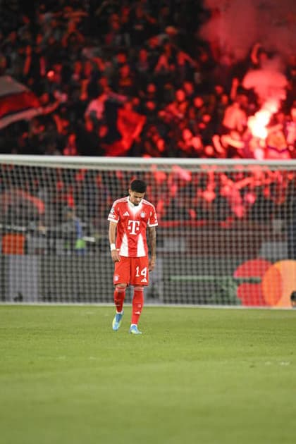 28 04 2026, Football UEFA Champions League 2025 2026 semi-final first leg, Paris St Germain FC Bayern Munich, at the Parc de Princes stadium in Paris France Luis Diaz FC Bayern Munich hangs his head after the 1 1 DFL and DFB regulations prohibit any use of photographs as image sequences and or quasi video