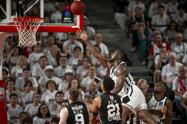 Cosea JL Bourg v Besiktas GAIN - EuroCup Final BOURGUE-EN-BRESSE, FRANCE - APRIL 28: Adam Mokoka (95) of Cosea JL Bourg in action during the final EuroCup basketball match between Besiktas GAIN and Cosea JL Bourg at the Ekinox in Bourg-en-Bresse France on April 28, 2026. Elyxandro Cegarra Anadolu Bourg-en-Bresse France. Editorial use only. Please get in touch for any other usage.  Copyright: x2026xAnadoluxElyxandroxCegarrax