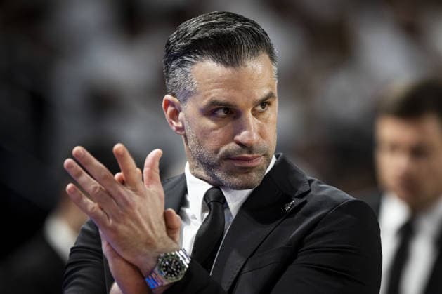 Cosea JL Bourg v Besiktas GAIN - EuroCup Final BOURGUE-EN-BRESSE, FRANCE - APRIL 28: Head coach of Besiktas GAIN Alimpijevic Dusan follows the final EuroCup basketball match between Besiktas GAIN and Cosea JL Bourg at the Ekinox in Bourg-en-Bresse France on April 28, 2026. Elyxandro Cegarra Anadolu Bourg-en-Bresse France. Editorial use only. Please get in touch for any other usage.  Copyright: x2026xAnadoluxElyxandroxCegarrax