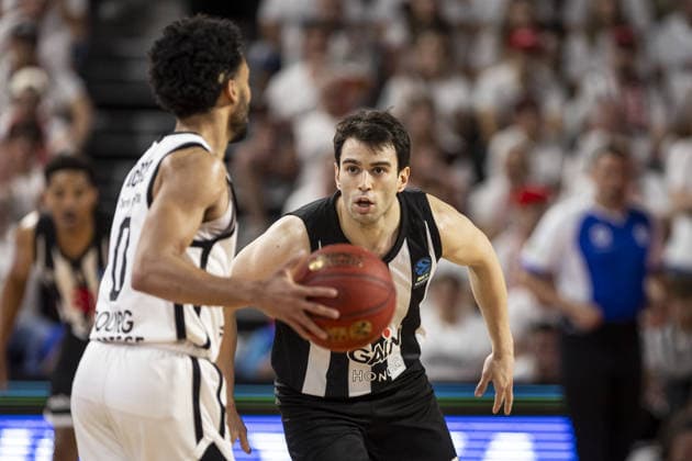 Cosea JL Bourg v Besiktas GAIN - EuroCup Final BOURGUE-EN-BRESSE, FRANCE - APRIL 28: Berk Ugurlu (6) of Besiktas GAIN in action during the final EuroCup basketball match between Besiktas GAIN and Cosea JL Bourg at the Ekinox in Bourg-en-Bresse France on April 28, 2026. Elyxandro Cegarra Anadolu Bourg-en-Bresse France. Editorial use only. Please get in touch for any other usage.  Copyright: x2026xAnadoluxElyxandroxCegarrax