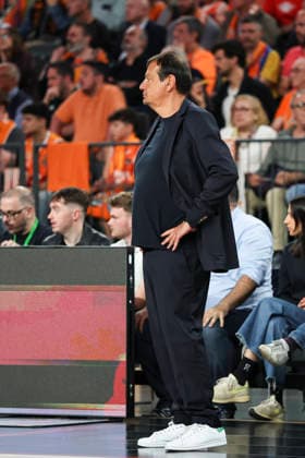 April 28, 2026, Valencia, Valencia, Spain: Ergin Ataman, head coach of Panathinaikos AKTOR Athens looks on during the EuroLeague Play Off Game One match between Valencia Basket and Panathinaikos Aktor Athens at Roig Arena on April 28, 2026 in Valencia, Spain. Valencia Basket V Panathinaikos Aktor Athens - Euroleague 2025 2026 Play Off Game 1  - ZUMAa181 20260428_zaa_a181_356 Copyright: xIrinaxR.xHipolitox