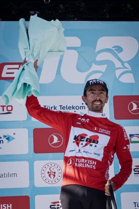 61st Presidential Cycling Tour of Turkiye MUGLA, TURKIYE - APRIL 28: Colombian rider Ivan Ramiro Sosa of Equipo Kern Pharma celebrates on the podium while wearing the red jersey after winning the third stage of the 61st Presidential Cycling Tour of Turkiye (TUR 2026) on April 28, 2026, in Mugla, Turkiye. After finishing the 132.7-kilometer Marmaris-Kiran stage in first place, Sosa took the lead in both the general classification and the mountains classification, securing the turquoise and red jerseys. Ahmet Serdar Eser Anadolu Mugla Turkey. Editorial use only. Please get in touch for any other usage.  Copyright: x2026xAnadoluxAhmetxSerdarxEserx