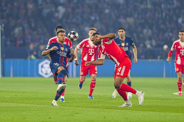 Dà sirà Douà Paris St Germain, 14 , Jonathan Tah FC Bayern Munich, 04 FRA, Paris St Germain vs FC Bayern Munich, Football, UEFA Champions League, Semi-final, 2025 2026 season, 28 04 2026 FRA, Paris St Germain vs FC Bayern Munich, Football, UEFA Champions League, Semi-final, 2025 2026 season, 28 04 2026 Paris Copyright: xEibner-Pressefoto MarcelxvonxFehrnx EP_MFN